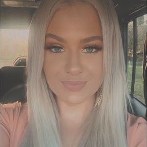 Meet your Posher, Carly